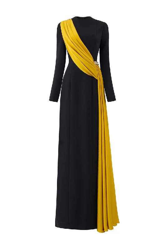 BLACK ROUND NECKLINE GOWN WITH ONE-SHOULDER FRINGED SILK