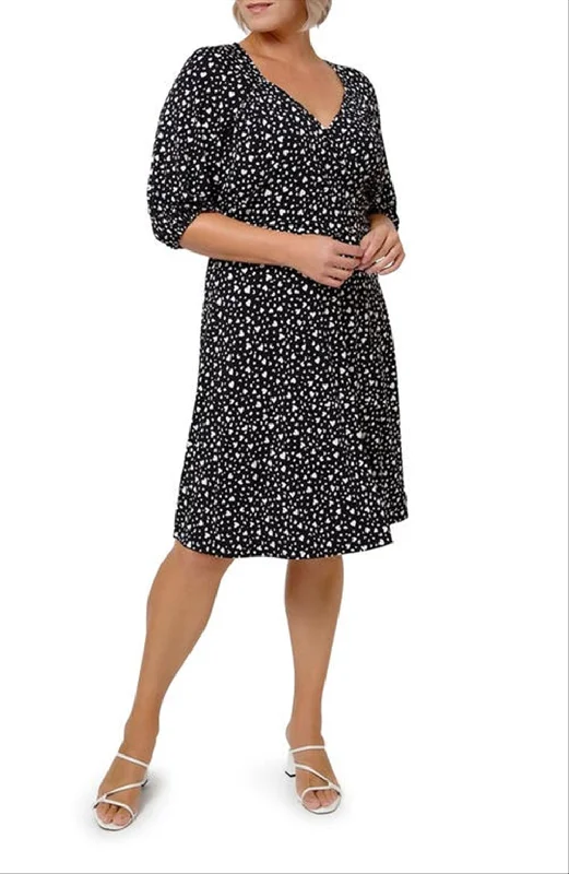 Leota Women's Becca Sweetheart Jersey Dress Black Size 1X